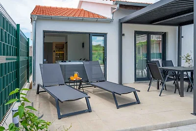 Ferienhaus mit Whirlpool, und Terrasse