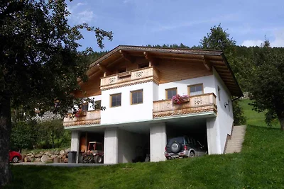 Ferienhaus mit Balkon und Garten