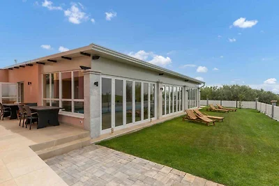 Ferienwohnung mit Klimaanlage und Pool