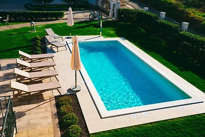 Ferienwohnung mit Pool und Klimaanlage