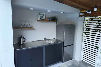 Ferienhaus mit Pool und Klima