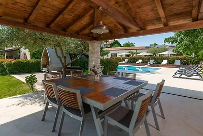 Villa mit beheiztem Pool, Whirlpool und Sauna