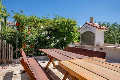 Ferienwohnung mit Terrasse und Grill