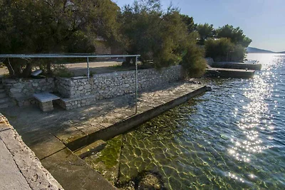 Gemütliche Unterkunft Ive in Tisno auf der In