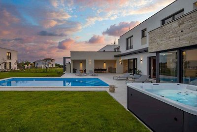 FerienHaus mit Pool, Whirlpool und Sonnendeck