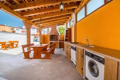 Ferienwohnung Mit Klimaanlage und Terasse