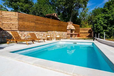 Villa mit Klimaanlage und Pool