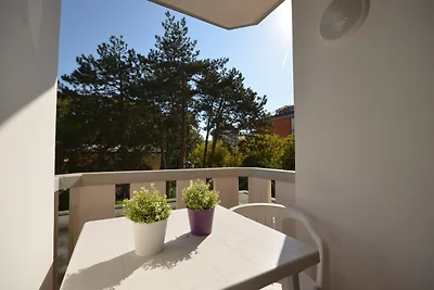 Studio mit Klimaanlage und Balkon