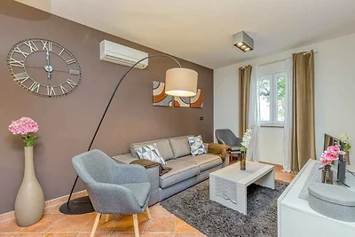 Apartment mit drei Schlafzimmern, Balkon und 