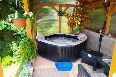 Ferienhaus mit Kamin in Seenähe