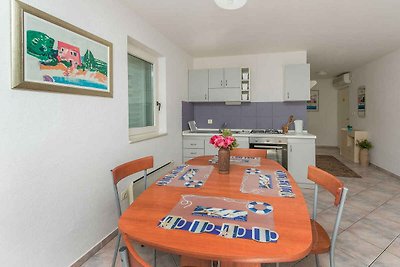 Ferienwohnung mit Garten und Klimaanlage