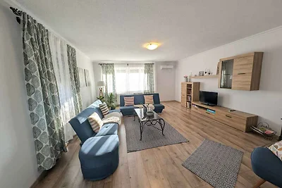 Ferienwohnung mit Klimaanlage, WLAN und Ausbl