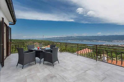Ferienwohnung mit Balkon und Klimaanlage