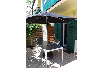 Ferienhaus mit 2 Terrassen und Pool in der Nä