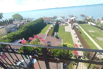 Ferienwohnung direkt am See mit eigener Steg
