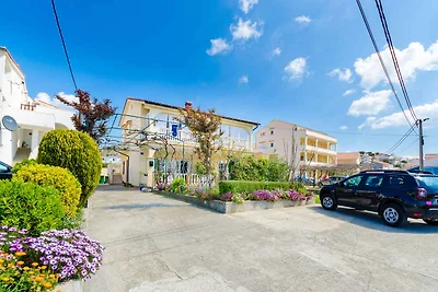 Ferienwohnung mit Klimaanlage und Balkon in