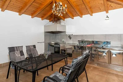 Villa mit Klimaanlage und Pool