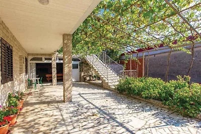 Ferienwohnung mit Balkon und Grillmöglichkeit