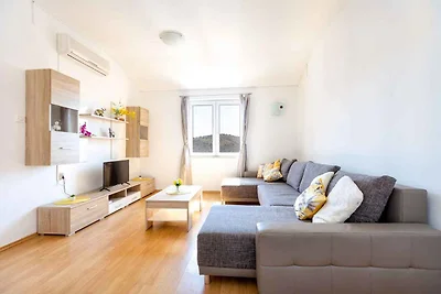 Ferienwohnung mit Meerblick 250 m vom Strand