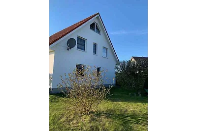 Ferienwohnung mit Garten, direkt im
