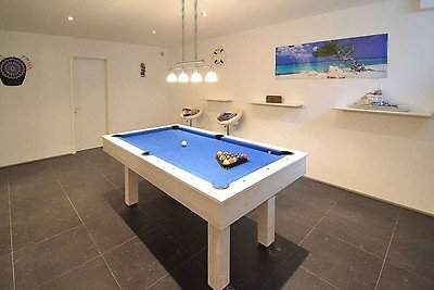 Ferienhaus mit Pool und Klimaanlage