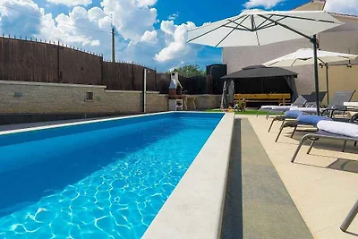 Villa mit Pool