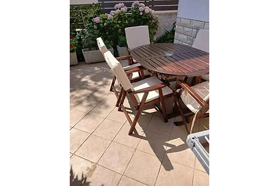 Ferienwohnung mit Terrasse und Grill
