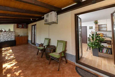 Ferienwohnung mit Terrasse und Grill