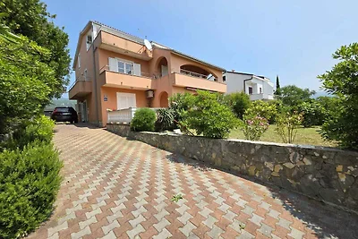 Ferienwohnung mit Terrasse und Klima