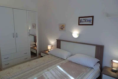 Ferienwohnung Mit Terasse und Klimaanlage