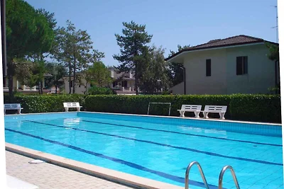 Ferienhaus mit Aussenpool und Terrasse
