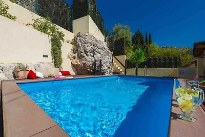 Ferienhaus mit Pool, Klimaanlage und