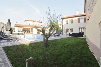 Villa mit Klimaanlage und Pool