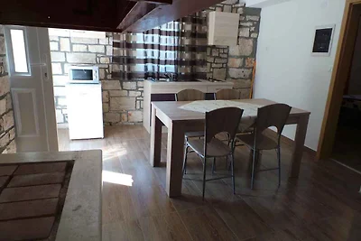 Ferienhaus mit Terrasse und Grill
