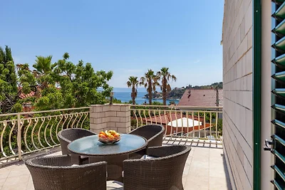 Villa mit Meerblick und Pool