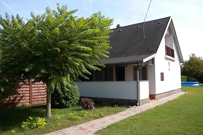 Ferienhaus mit Pool, WLAN und Klimaanlage