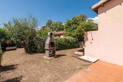 Ferienwohnung mit Terrasse und Gartenmöbeln