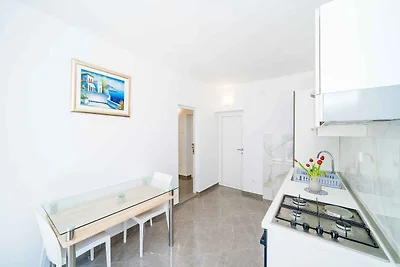 Ferienwohnung mit Klimaanlage und Balkon in