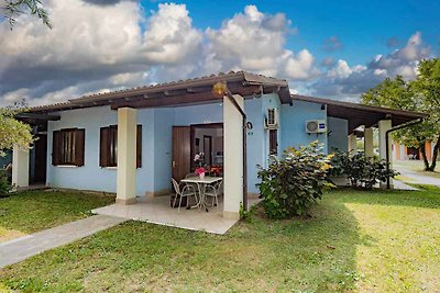 Bungalow mit Terrasse und Klimaanlage