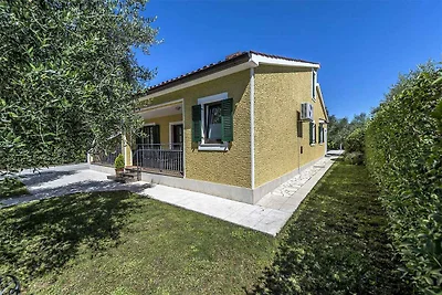 Villa mit Pool und Klimaanlage