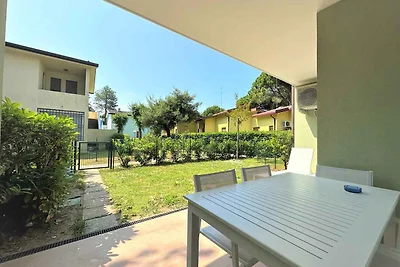 Ferienwohnung mit Pool modern eingerichtet