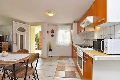 Ferienwohnung mit Terrasse und Grill