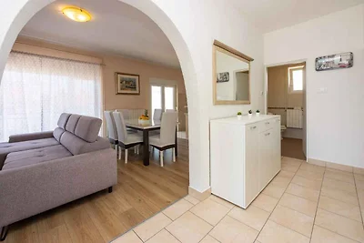 Ferienwohnung mit Balkon und Klimaanlage