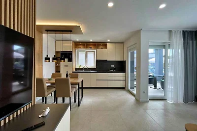 Ferienwohnung mit Terrasse und Klimaanage