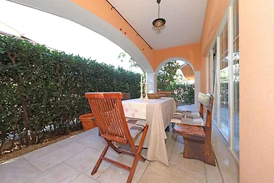 Komfortables Ferienhaus Vanja mit privatem Po