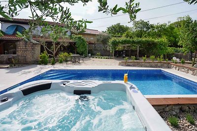 Ferienhaus mit Schwimmbad, Whirlpool und