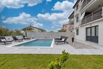 Villa mit Klimaanlage und Pool