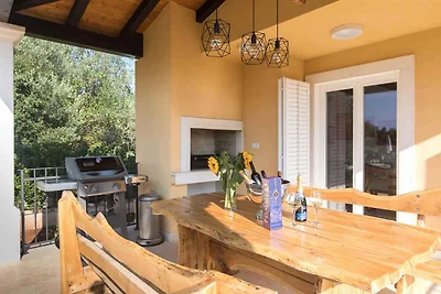Ferienhaus ruhiger Ort mit Pool