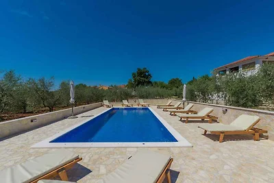 Ferienhaus mit Aussenpool