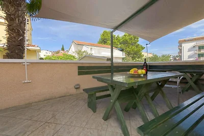 Urlaubsoase Mladen in Vodice mit Meerblick un